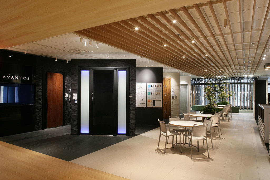 10.玄関ドア展示